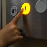 会社でのエレベーターのマナー！乗り降りの正しい順番とは？