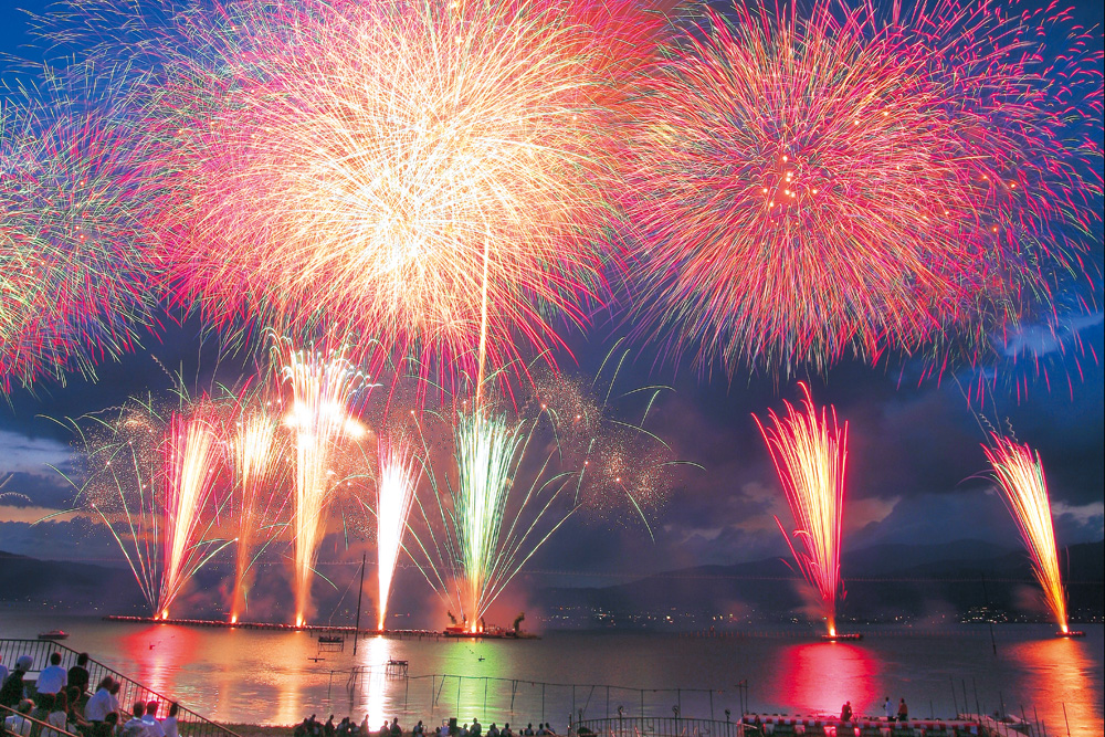 諏訪湖花火大会2020日程と場所取りするなら穴場はコチラ！